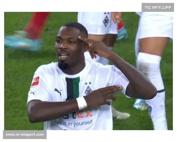 国米北看台球迷组织发起反种族主义运动全力声援小图拉姆