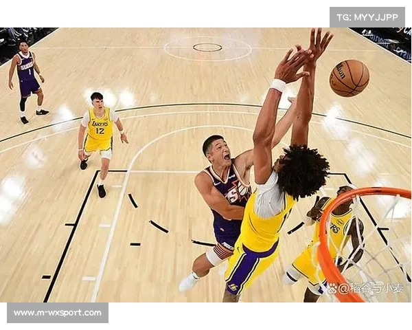 太阳103-81大胜湖人，布克25分钟砍下24分7助攻